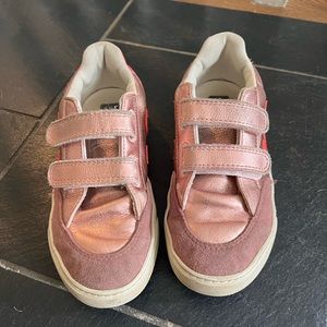 VEJA KIDS sz 3 Chrome pink Velcro sneakers very good preowned condition